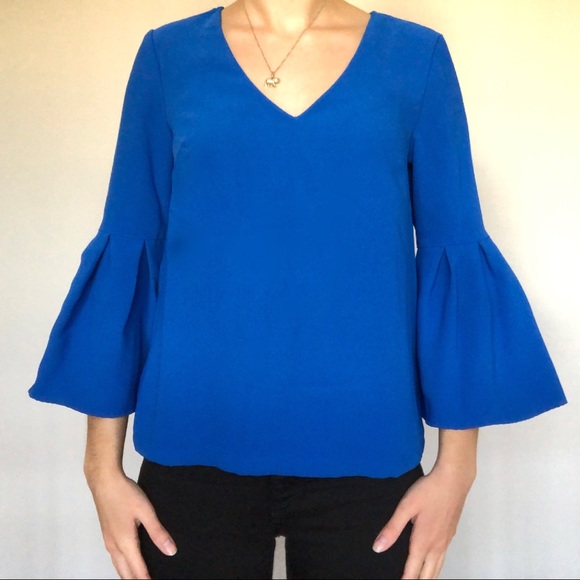 H&M Blue flowy sleeve blouse - Picture 1 of 6